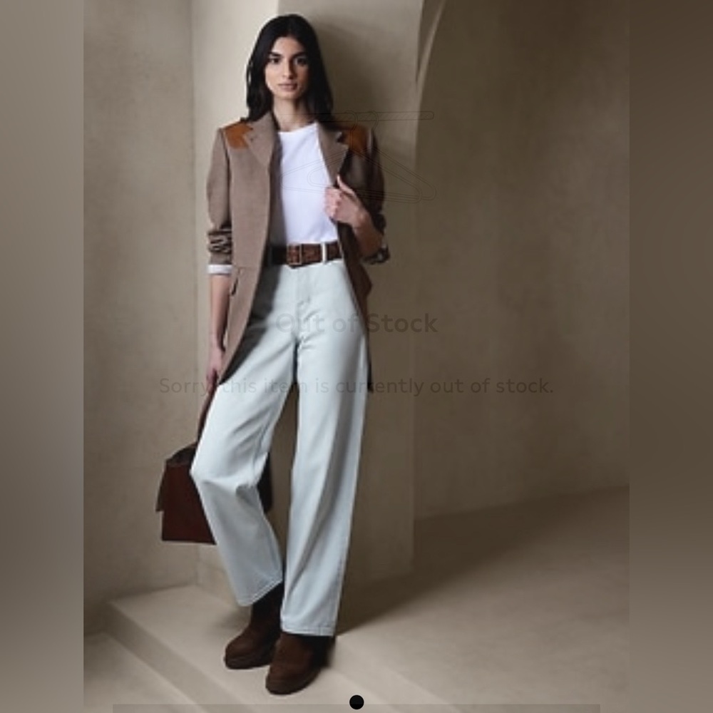 BANANA REPUBLIC
The Loose Jean
Color: Light Wash
Size: 31 Regular